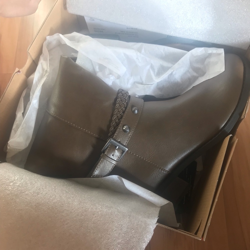Brown knee High boots